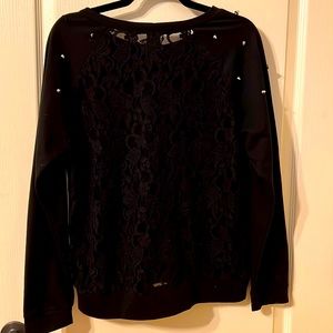 Oversized black top.